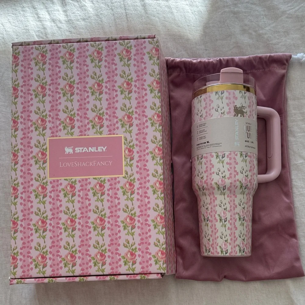 NWT Stanley x LoveShackFancy Blooming Heirloom Quencher H2.0 Tumbler 40 oz. - Picture 5 of 9